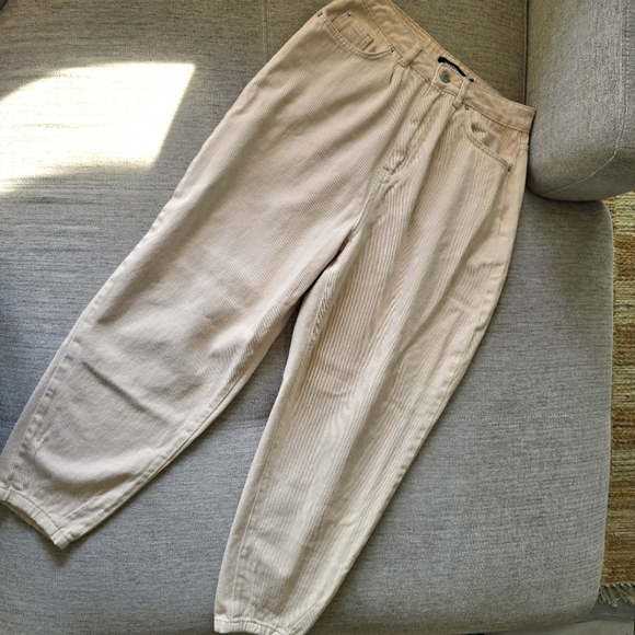 Missguided High-Waisted, Peach Ecru Tapered Baggy Denim Jeans Sz 10 UK 26" Waist - Picture 4 of 10